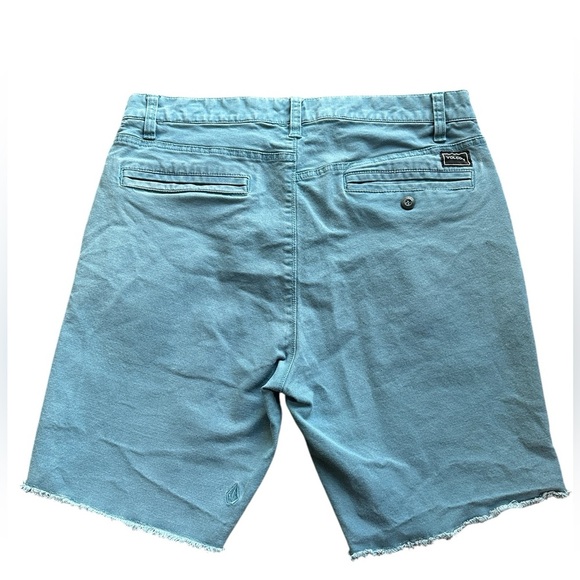 Volcom Men’s blue faded cotton/elastane shorts, frayed bottom leg, sz 32 - Picture 4 of 7